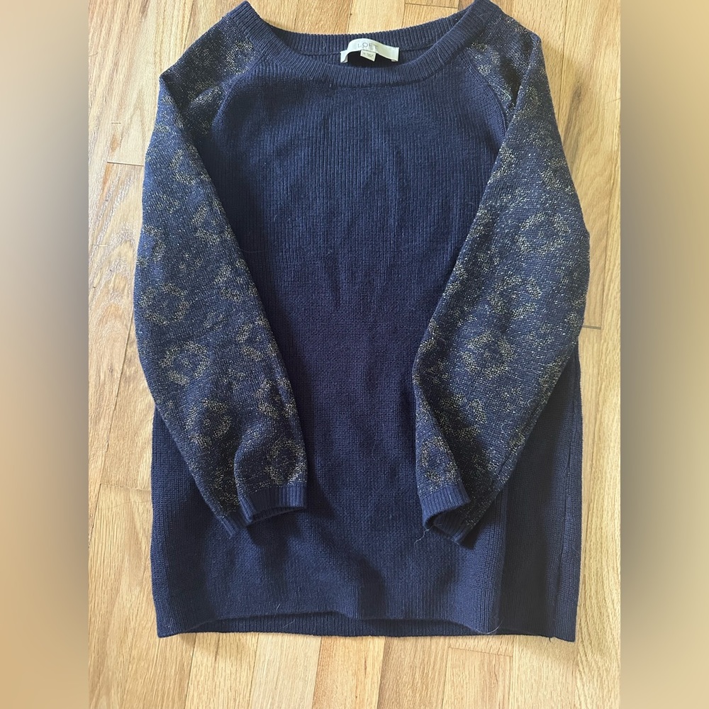 Vintage LOFT navy and gold metallic 3/4 length sleeve sweater. Size M